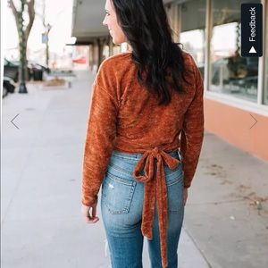 Buckle top size medium